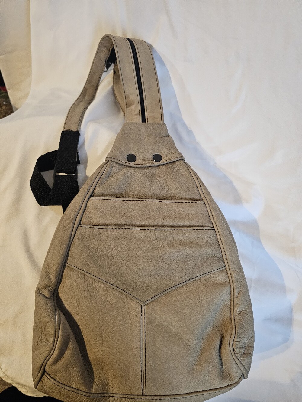Tan leather crossbody bag with adjustable strap Vintage
